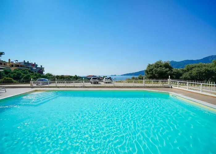 Sunny Thassos クリッシ・アモウディア