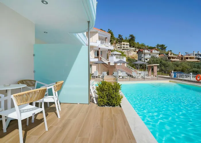 Sunny Thassos クリッシ・アモウディア