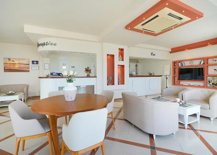 Sunny Thassos 2* クリッシ・アモウディア