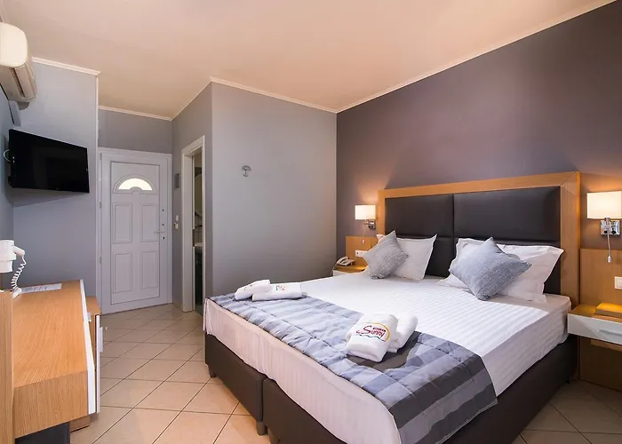 塔索斯阳光酒店 2*